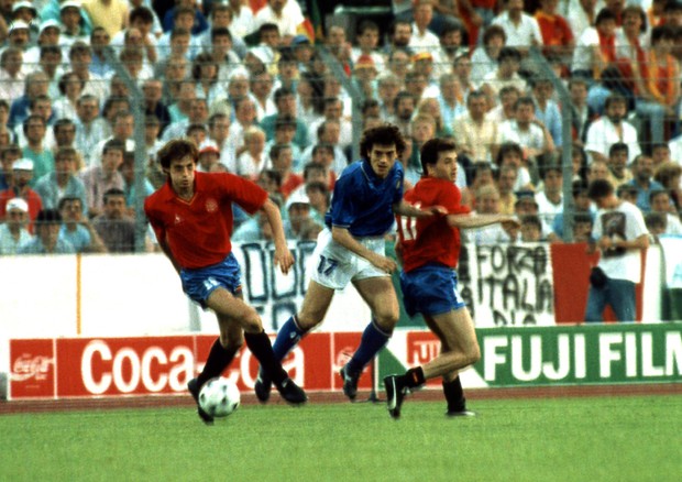 Il centrocampista dell'Italia, Roberto Donadoni, nel corso della partita contro la Spagna agli Europei del 1988 in Germania, Francoforte, 14 giugno 1988 (foto: ANSA )