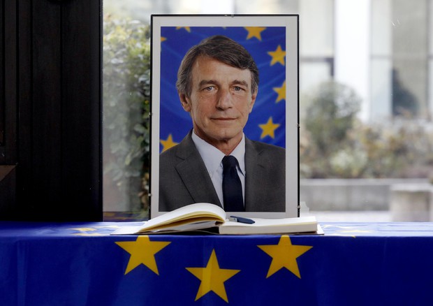 European Parliament�s condolences book on Sassoli in Milan © ANSA