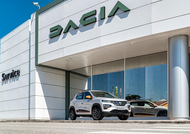 Dacia: il brand straniero più venduto in Italia cambia look © Dacia