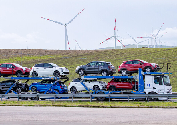 Incentivi auto 2022, Stellantis: 'Più spediti verso zero emissioni' © ANSA