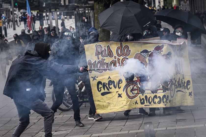 1 maggio: tensione e scontri al corteo di Parigi