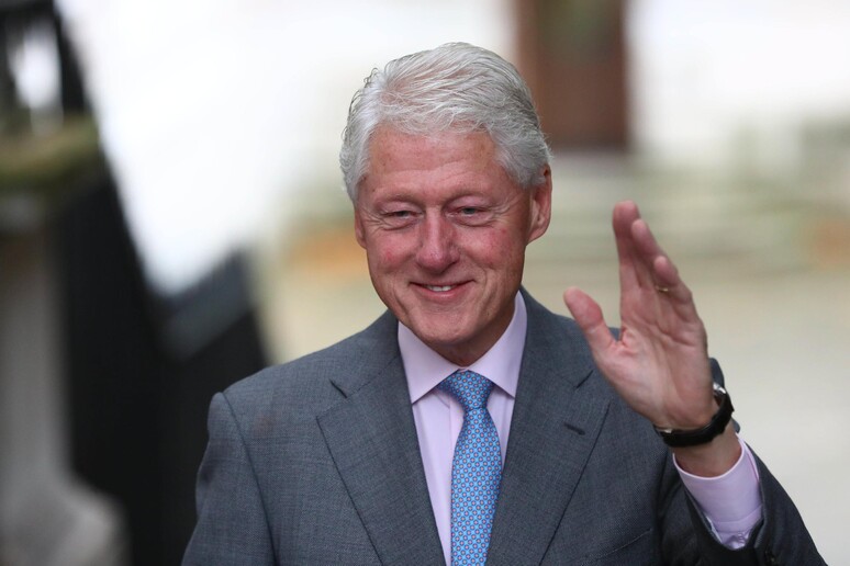 Former US President Bill Clinton visits British Prime Minister © ANSA/EPA