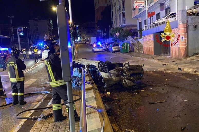 Incidente stradale a Genova - RIPRODUZIONE RISERVATA