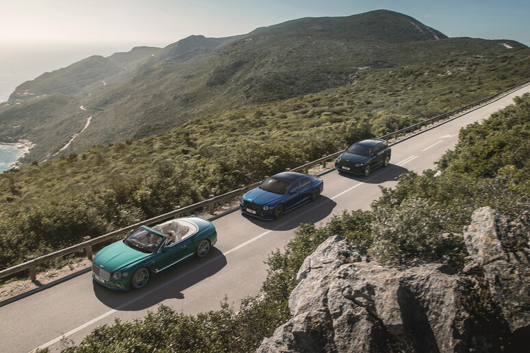 Bentley, tre nuove serie speciali per clienti USA - RIPRODUZIONE RISERVATA