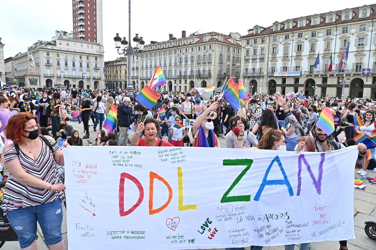 Una manifestazione in difesa del Ddl Zan (Foto Ansa) - RIPRODUZIONE RISERVATA