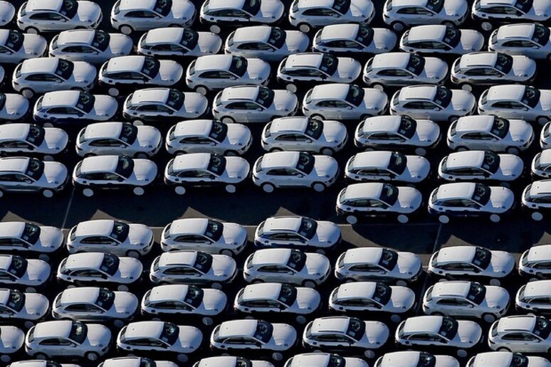 Auto: +2,8% i prezzi delle nuove, in risalita anche l 	'usato - RIPRODUZIONE RISERVATA