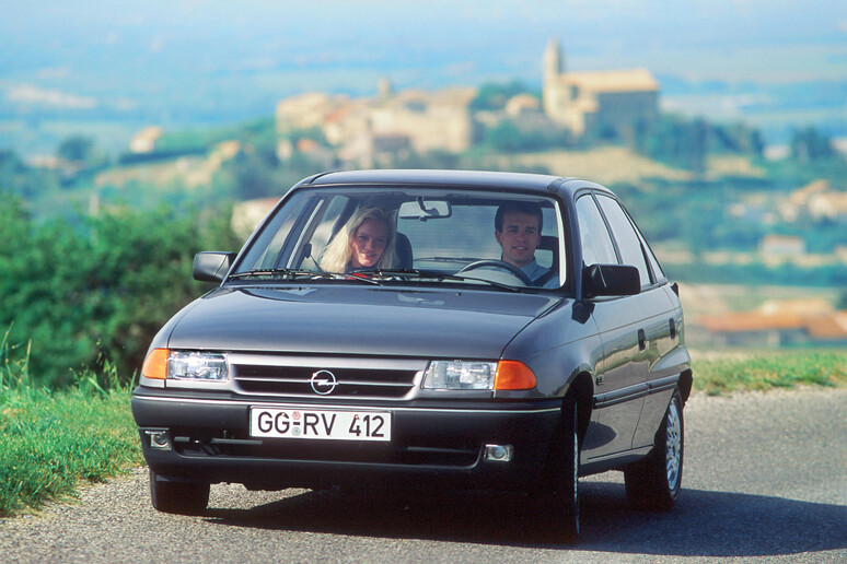 Opel Astra F, compie 30 anni la Opel più venduta di sempre - RIPRODUZIONE RISERVATA