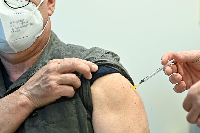 Vaccini - RIPRODUZIONE RISERVATA
