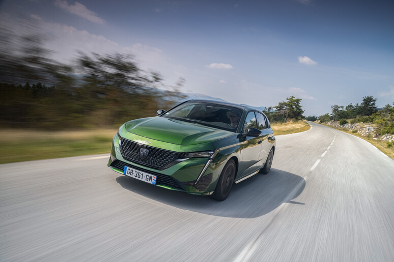 Peugeot,  'Click &amp; Drive ' per mettersi subito al volante - RIPRODUZIONE RISERVATA