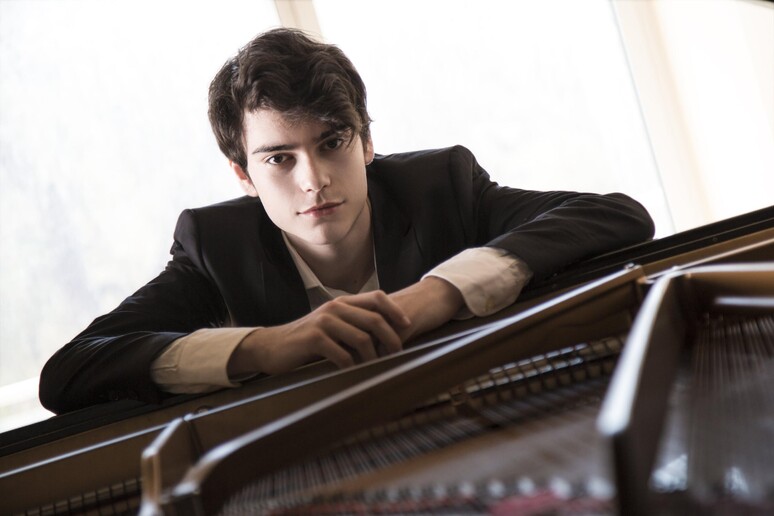 Musica: il pianista Tom Borrow Foto di Michael Pavia - RIPRODUZIONE RISERVATA